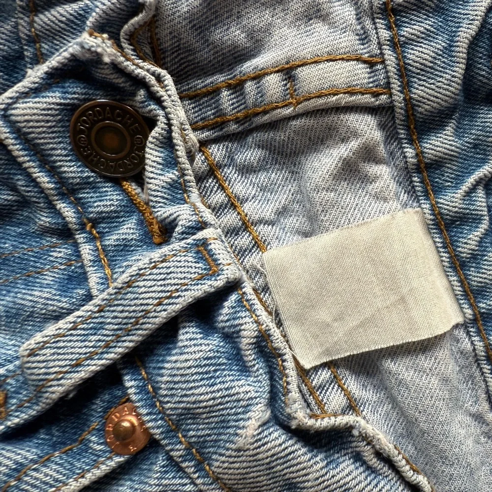 Vintage Jordache Light Wash Mom Five Pocket Classic Jeans - Picture 9 of 10